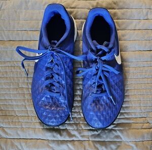 Nike Tiempo Boys Indoor Soccer Shoes